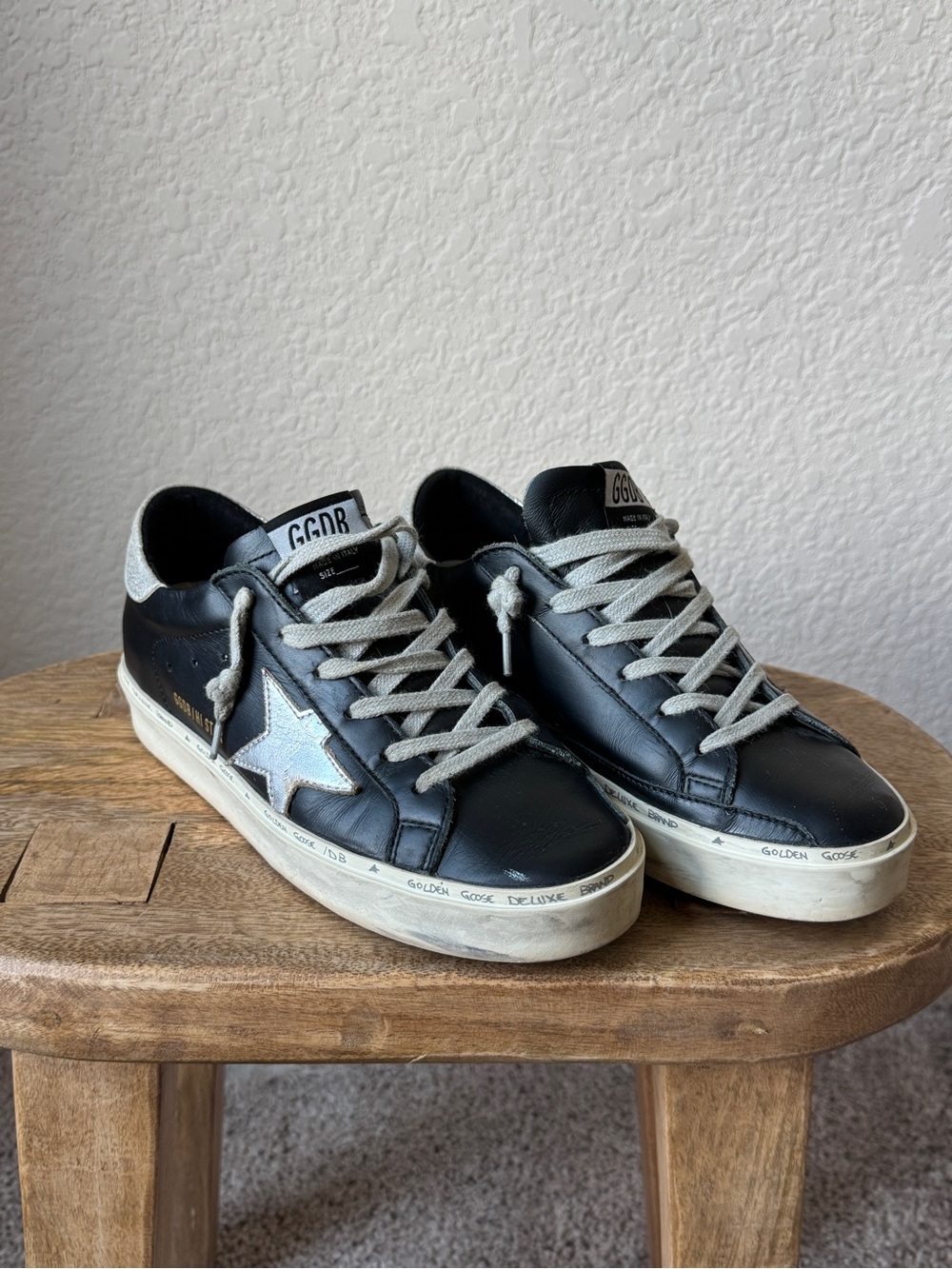 Golden Goose Black Leather Low-Top Sneakers with White Star and Gray Laces